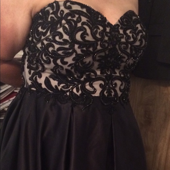 Beautiful black Jovani gown size 20 - Picture 3 of 8